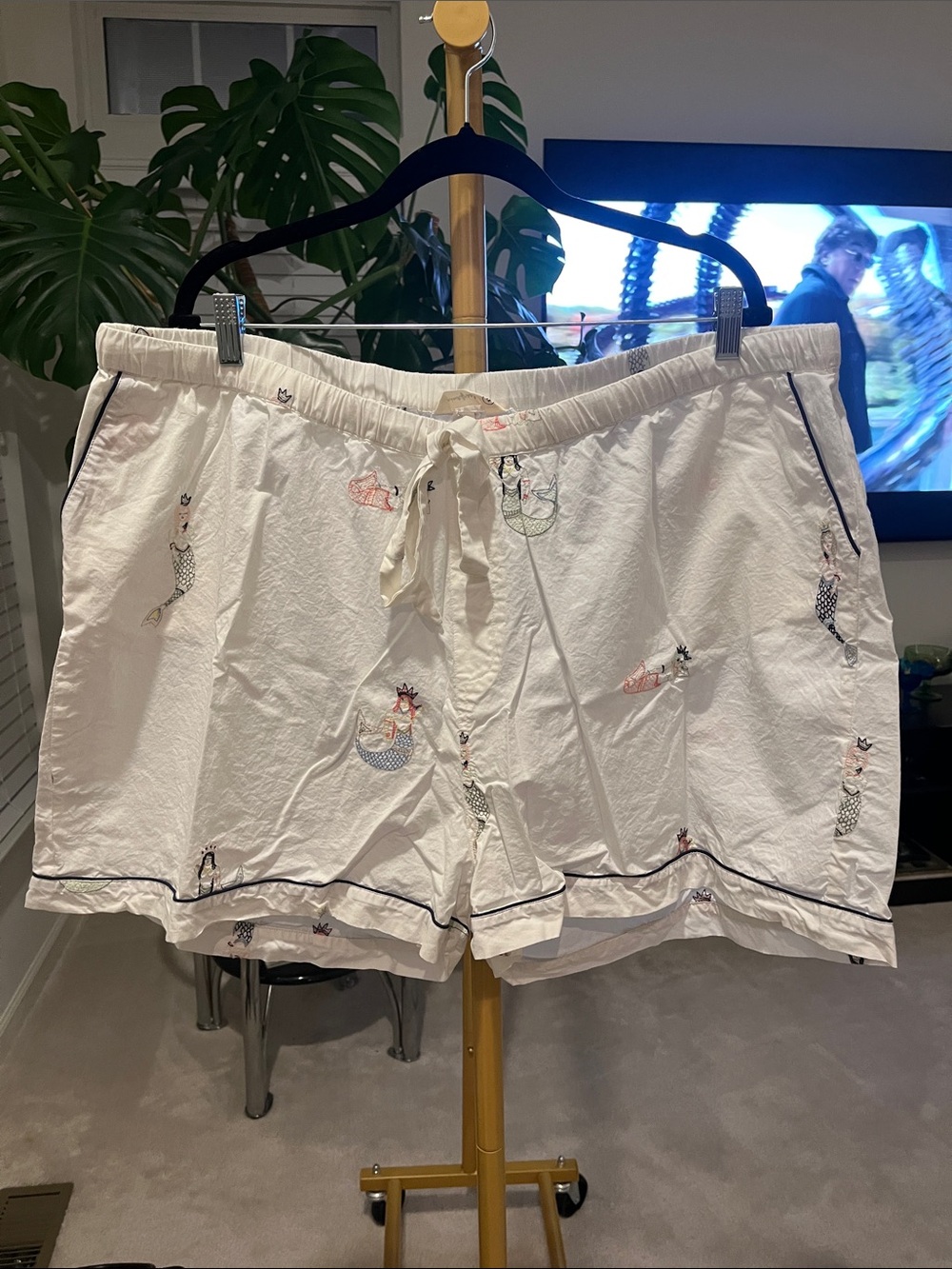 Printfresh White Cotton Mermaid Embroidered Lounge Shorts 4X
